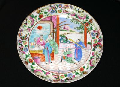 Chinese Export Rose Famille Porcelain Plate, 18th century,  10 inches diameter