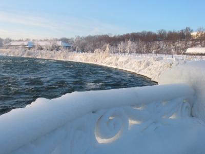 Snow and ice Niagara falls