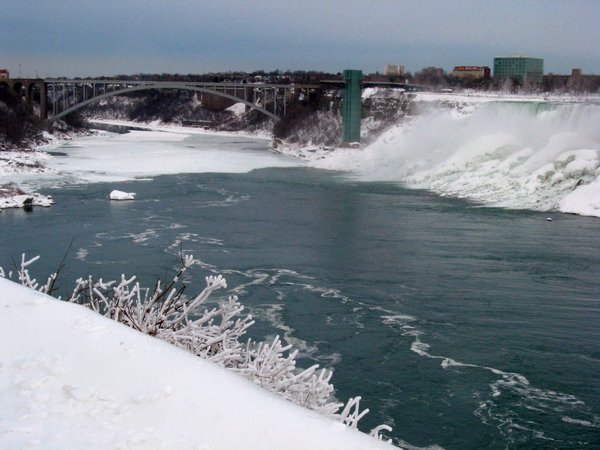 Rainbow bridge Niagara falls