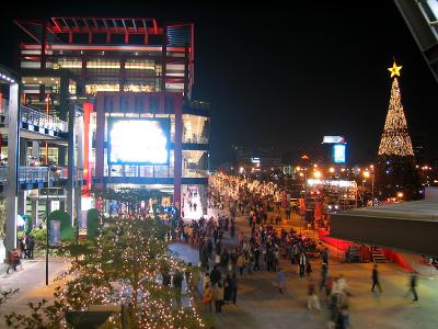 mitsukoshi plaza at night - 4.jpg