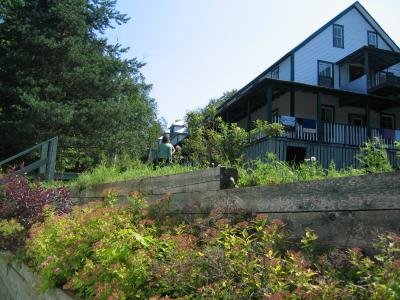 Vue sur le chalet du lac o nous couchons