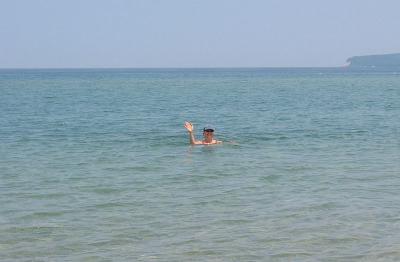 u38/jmac/medium/31994436.thesynchronizedswimteamwave.jpg