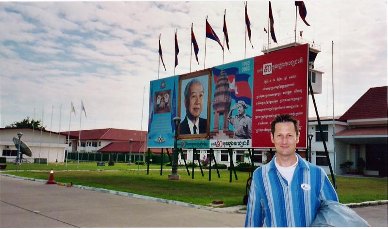 Welcome to Cambodia - Please have exact change.JPG
