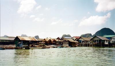 Andaman Sea Muslim Fishing Village.JPG