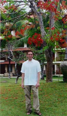 Bali hotel grounds2.JPG