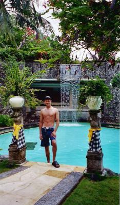 Bali poolside4.JPG