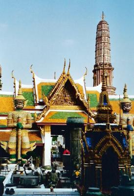 Bangkok Grand Palace gate.JPG