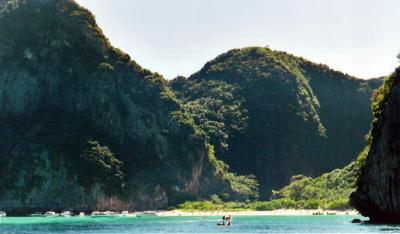 Kho Phi Phi - The Beach.JPG