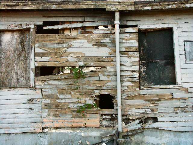 040722 Old Building