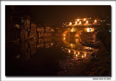 Hong Bridge at Night