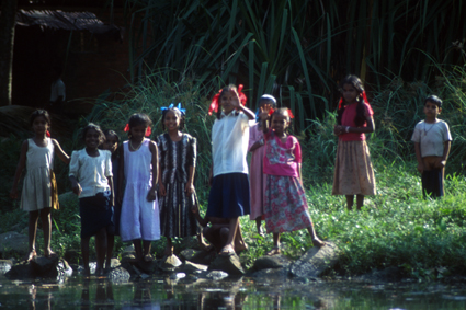 kerala1033_Backwaters_kids.jpg