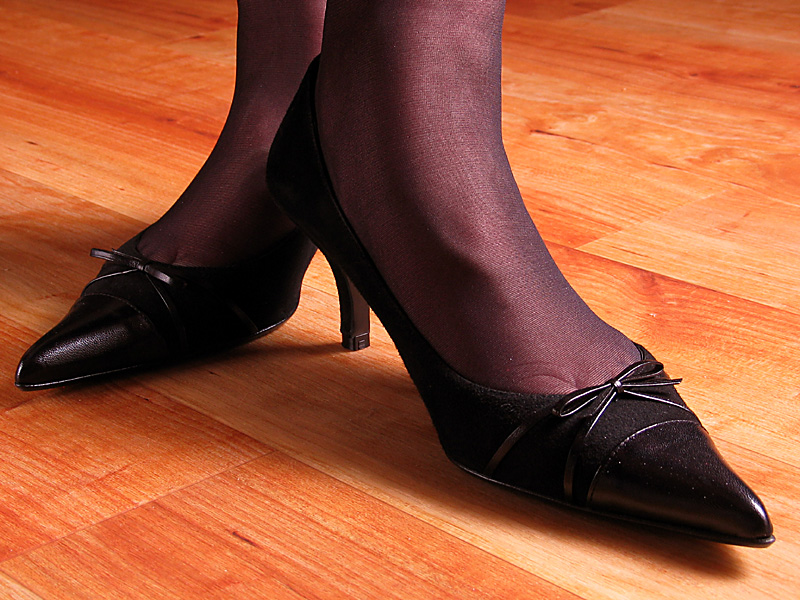 6th January 2004 - kitten heels - the way to elegance!