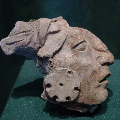 u38/mel_sny/medium/24813004.Mayanminiatureheadclassicprofile.jpg