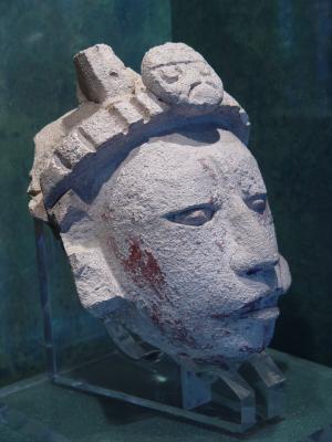 u38/mel_sny/medium/24813022.mayanhead.jpg