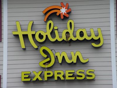 They're Staying at a Holiday Inn Express