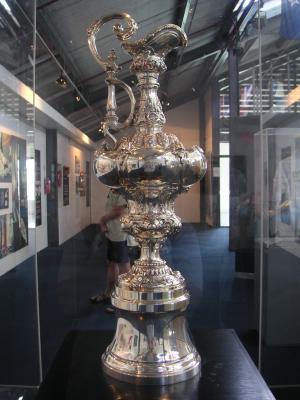 America's cup (replica)