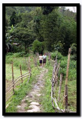 Walking down the Trail, Pakang