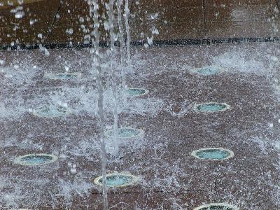 u38/ms_mimi69/medium/31986718.Splatteringofwater.jpg