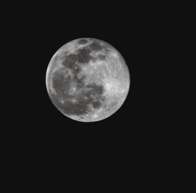 Full Moon shot with D1x Nikon 80-400VR