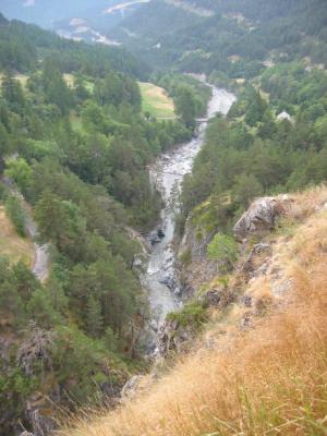 fine delle golette vista dal castello - torrente Guil.JPG