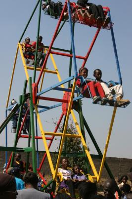 u38/pamela2/medium/32130869.FerrisWheel.jpg
