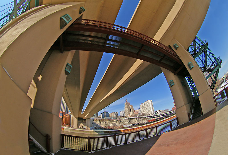Wabasha Bridge Peleng.jpg