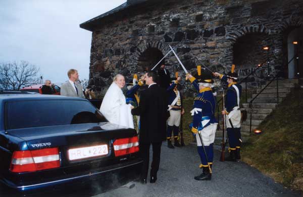  Robert Nyredi gifter sig. Robert r en tidigare medlem i WG