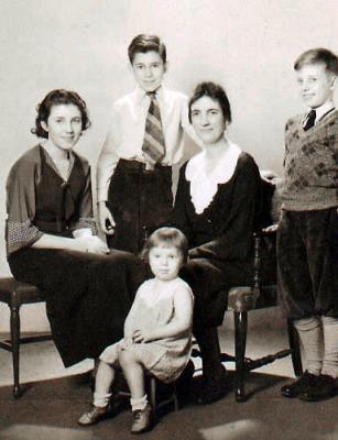 Goodman Family, 1934