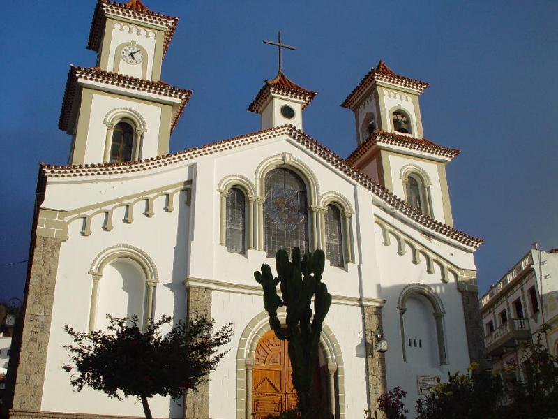 Cactus by church in Tejeda