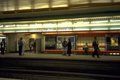 F.D.R. metro station.jpg