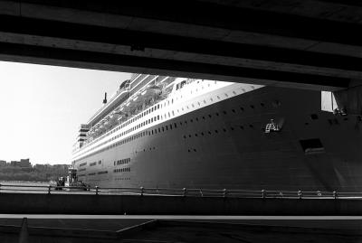 Queen Mary 2, Maiden Voyage, New York Harbor