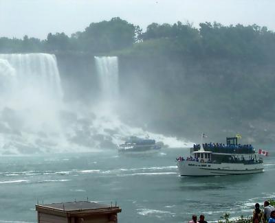 u38/sfink16/medium/25185453.NiagraFalls2002075copy.jpg