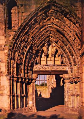 Postcard - Palace of Holyroodhouse, Abandoned Abbey West Door