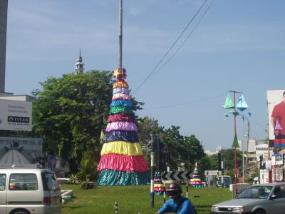 Roundabout statuary