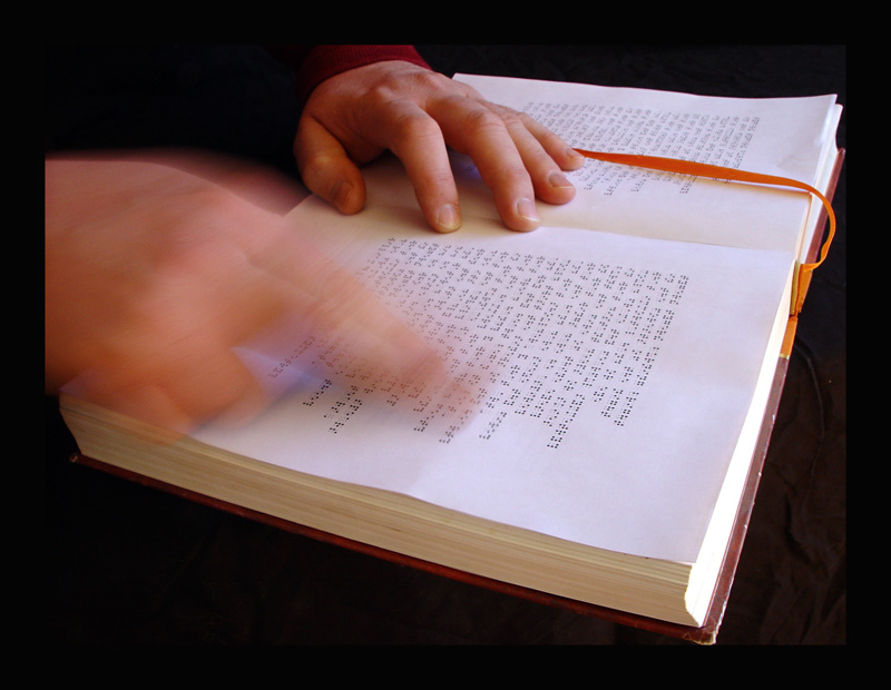 <b>Winner</b><br><p align=center><b>braille</b><br> <font size=1>simon bennett</font></p>