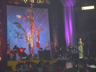 Stage in action / Sân Khấu với Khánh Ly