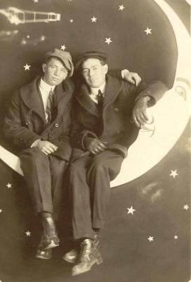 1905 - George Wisner on the left.jpg