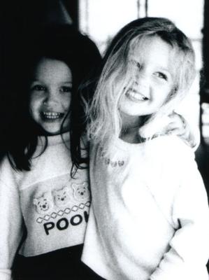 u38/waterhead/medium/24931856.MaddyandMiastandingwitharmsaroundeachother.jpg