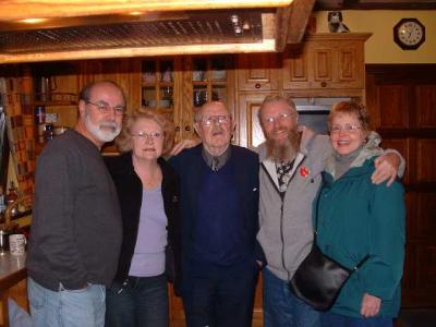 u39/anthonyr/medium/25360561.2003GrandadBohillBday35.jpg