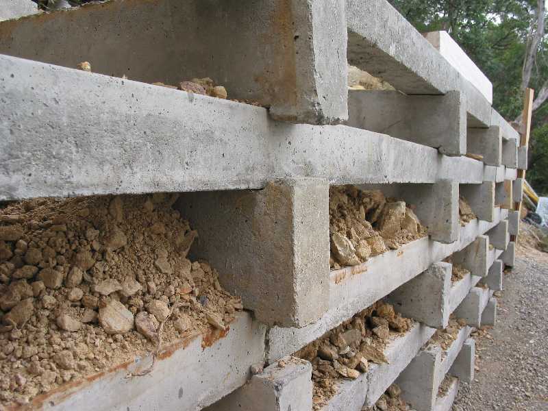 retaining wall detail - dirt from trenches