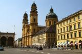 Theatinerkirche, Odeonsplatz