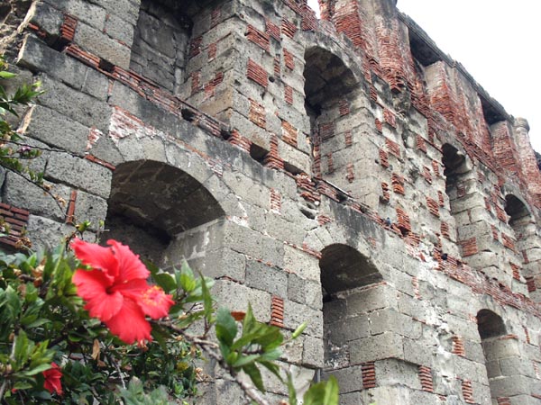 Garden and ruins, St. Augustine, Manila