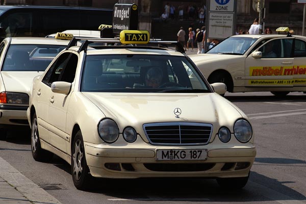 Mercedes Taxi