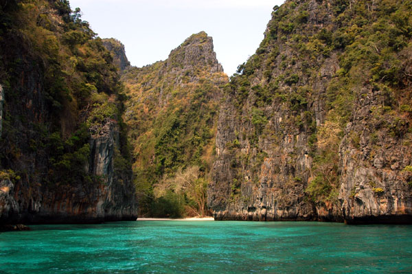 The warm clear water of Loh Samah Bay provides excellent snorkeling