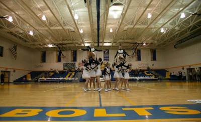 u39/bricciphoto/medium/25823143.CheerleadersX.jpg
