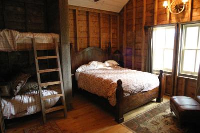 ranch house master bedroom
