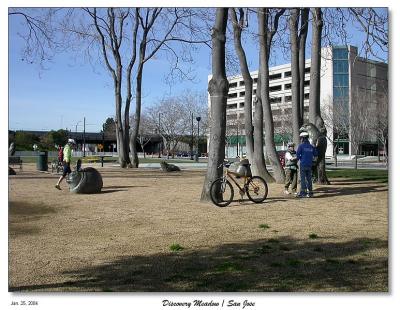 u39/bryan_murahashi/medium/25486560.DSCN3758_DiscoveryMeadow_WP.jpg
