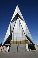 u39/canon_300d/upload/26431065.cadetchapel.JPG
