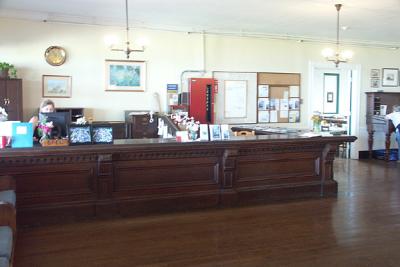 oceanic-frontdesk-M0932-72lg.jpg