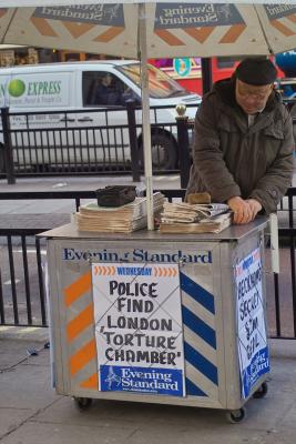 News Paper Stand Picadilly Square